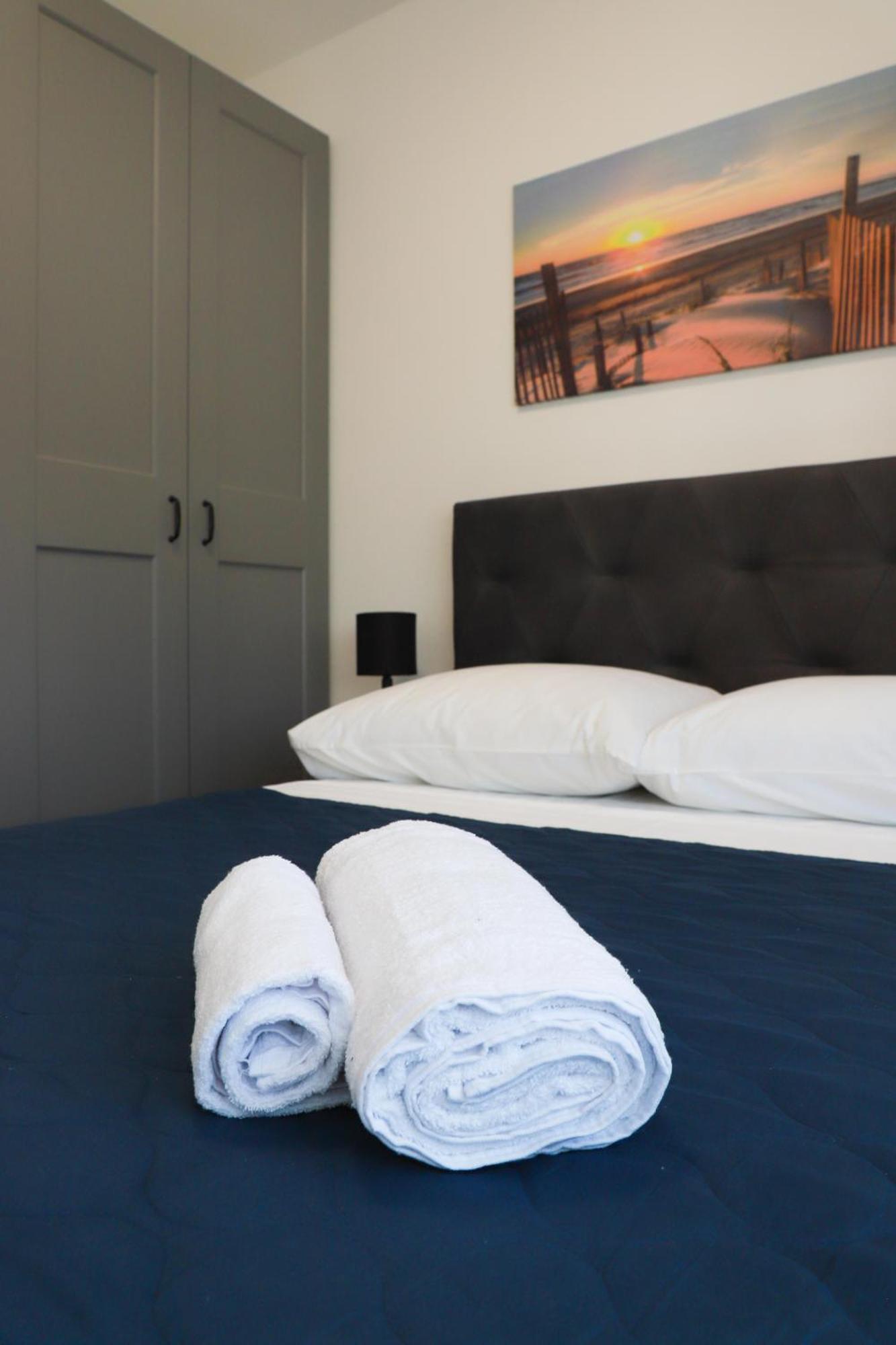 Holiday Apartments Ivano & Leo - Private Parking Zadar Exterior foto