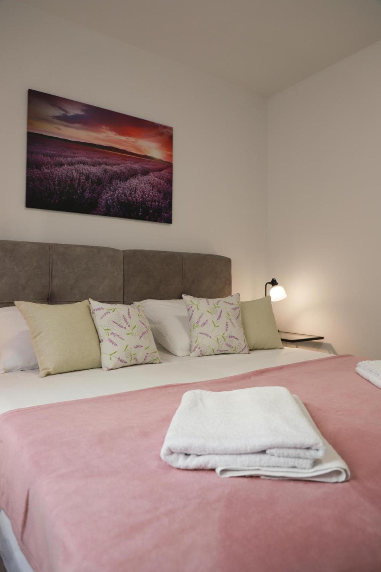 Holiday Apartments Ivano & Leo - Private Parking Zadar Exterior foto