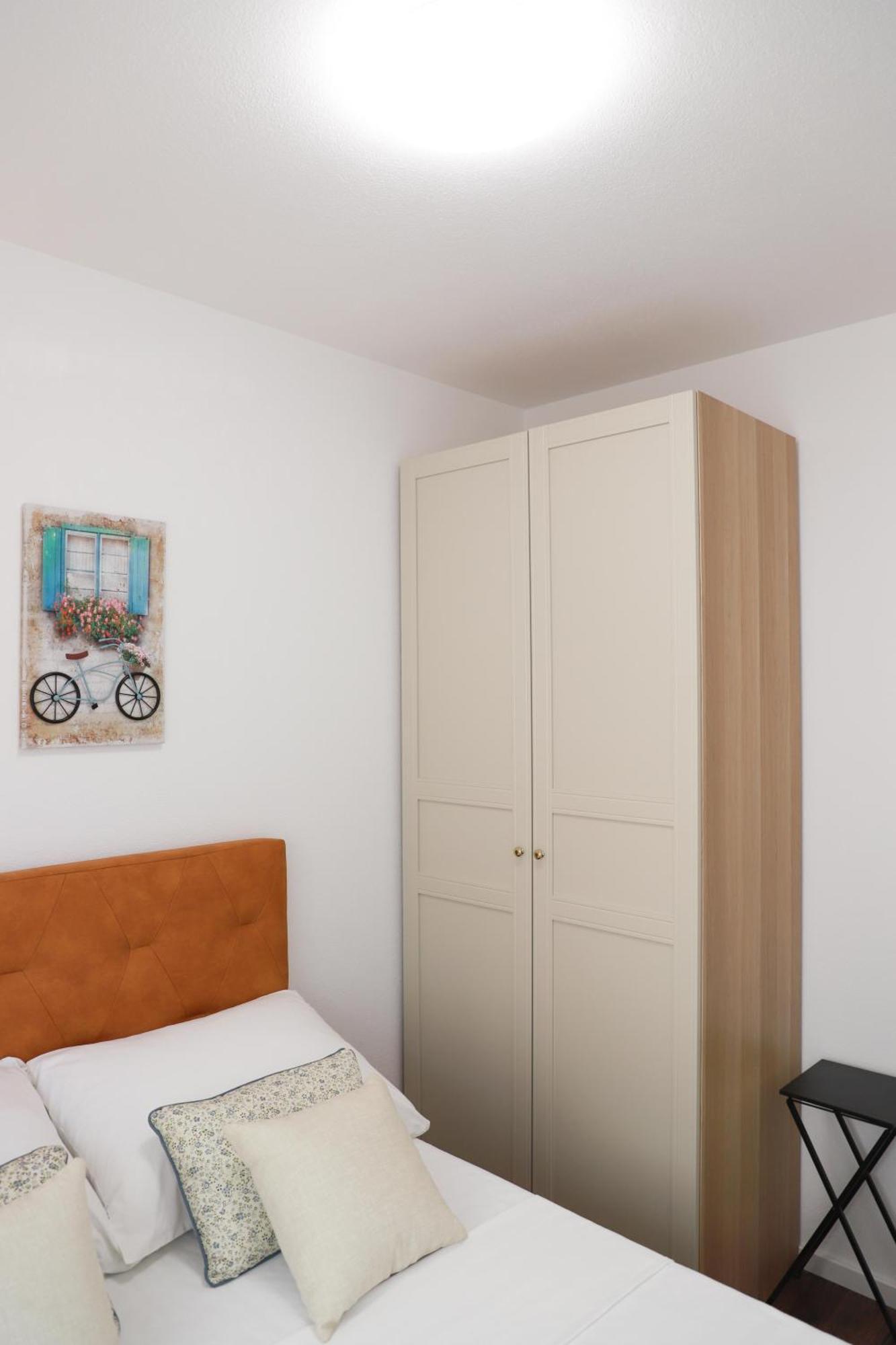 Holiday Apartments Ivano & Leo - Private Parking Zadar Exterior foto