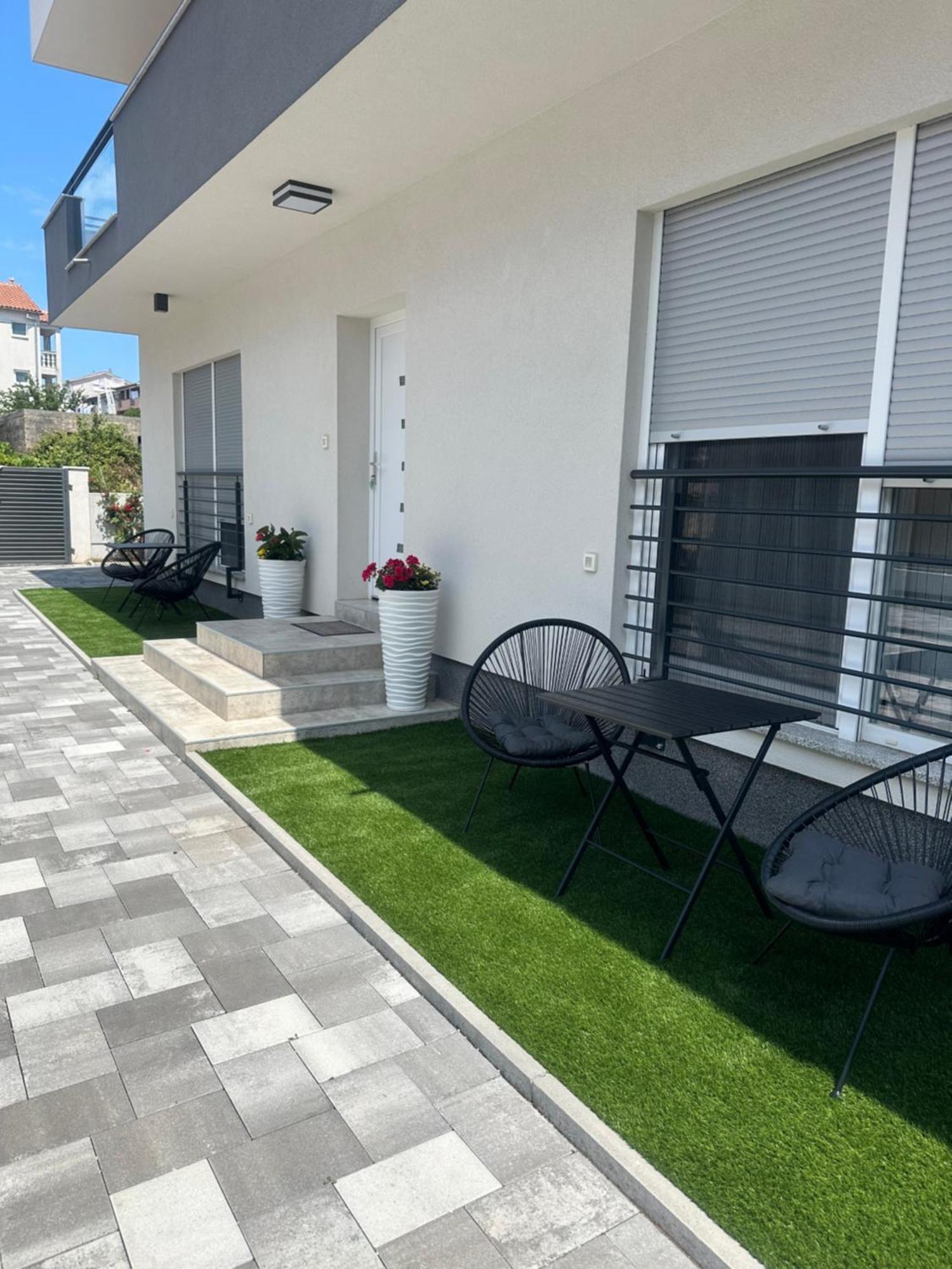 Holiday Apartments Ivano & Leo - Private Parking Zadar Exterior foto